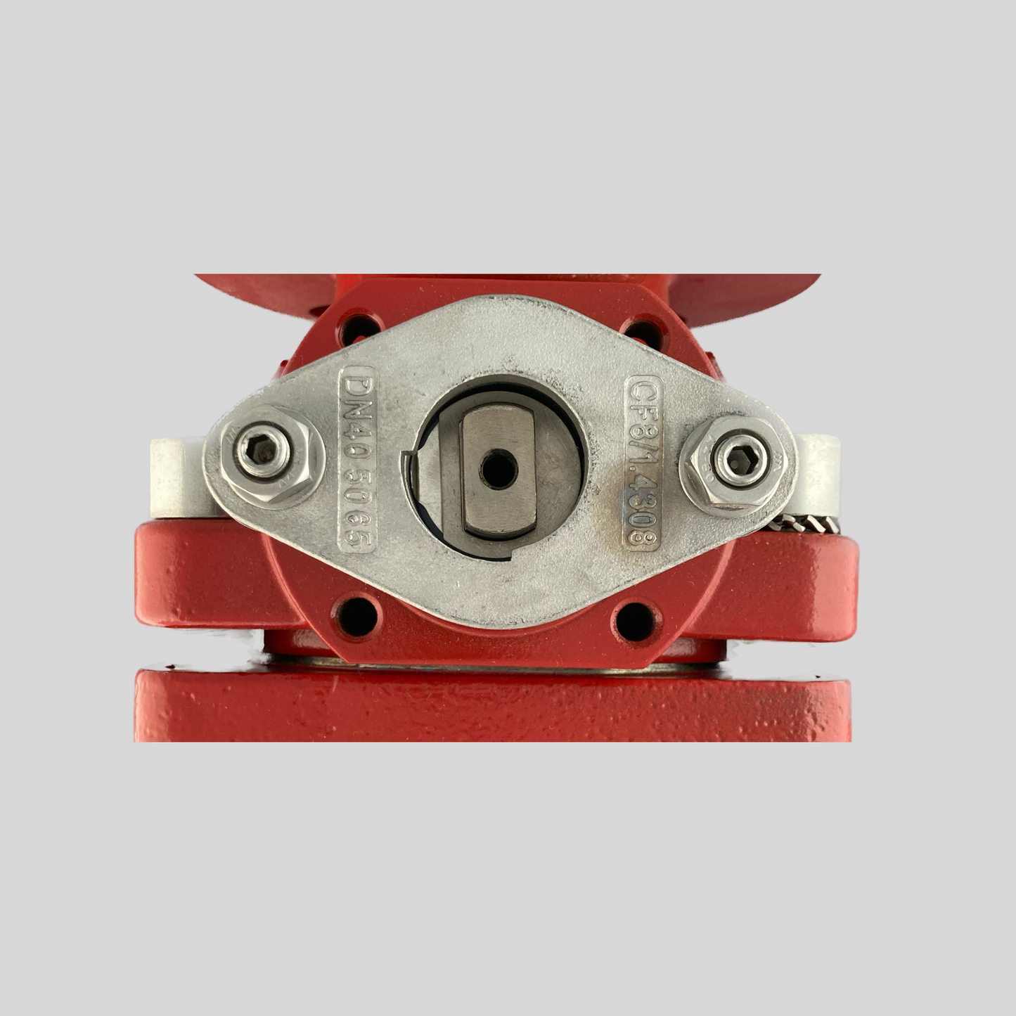 PFA Lined Ball Valve NPS 6 NPS 6 - Shaft designed to prevent blow-out under high pressure. - High quality industrial valve by GFT9